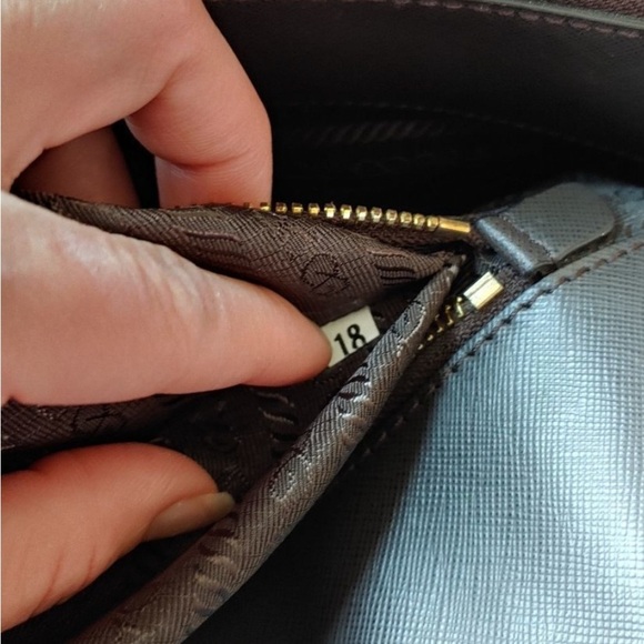 PRADA 
Saffiano Lux Large Tote Cocoa Brown - Picture 14 of 16